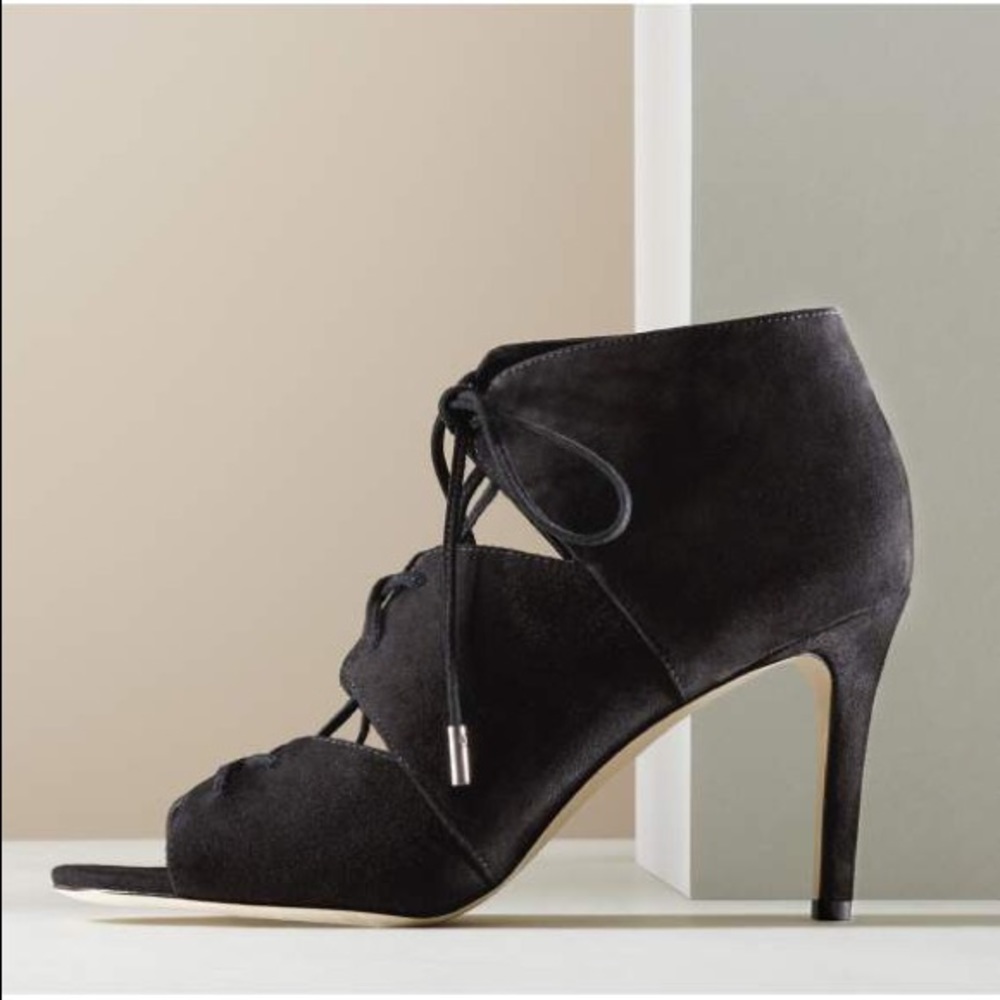 NIB Black Leather Lace Up Gladiator Peep Toe Heels - Picture 2 of 6